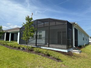 Standard Screen vs No-See-Um Screen: Which Is Best in Florida?